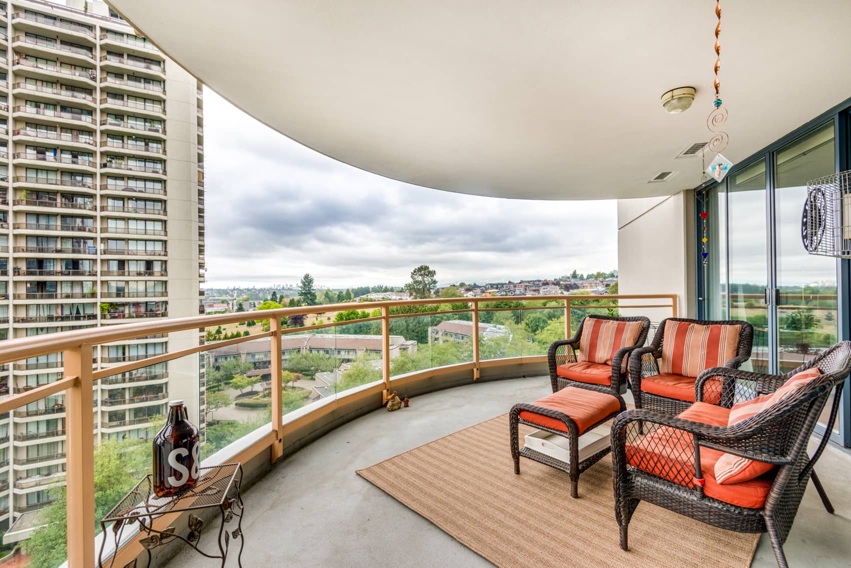 2 Bed Condo in Brentwood Park Burnaby
