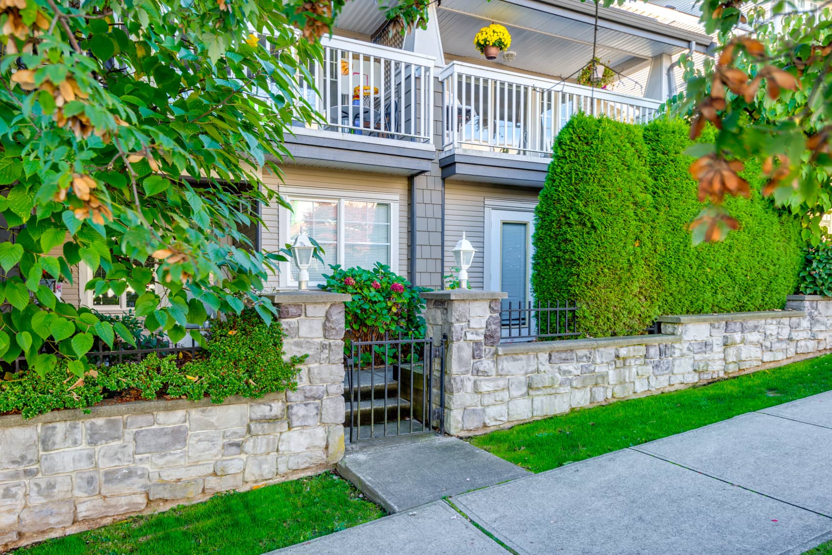 2 Bed Townhouse in New Westminster