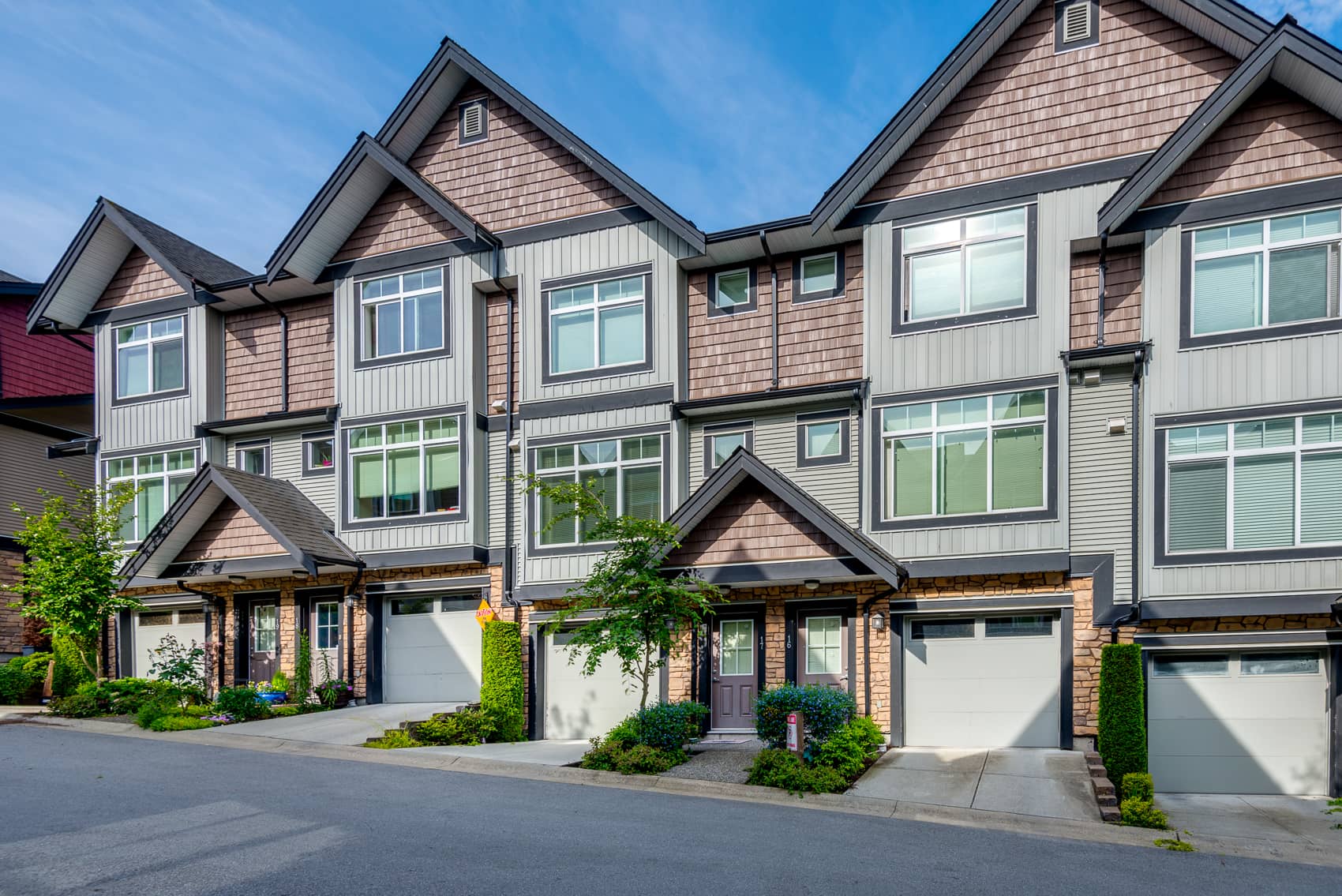 3 Bed Townhome in Surrey