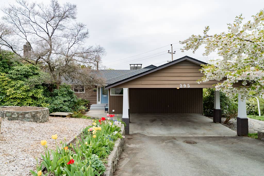 BEAUTIFUL 5 BEDROOM FAMILY HOME IN BURNABY