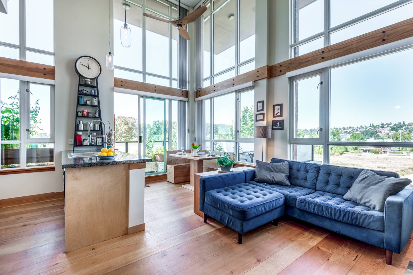 Beautiful 2 bedroom loft by the Quay
