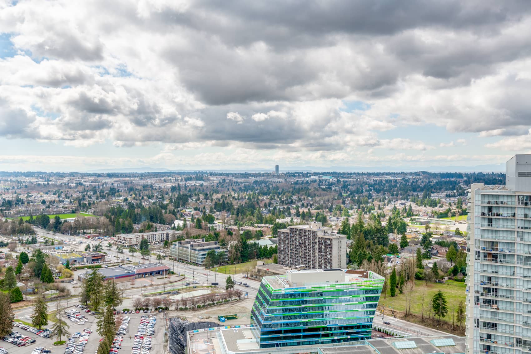 Penthouse Condo at Park Ave in Surrey