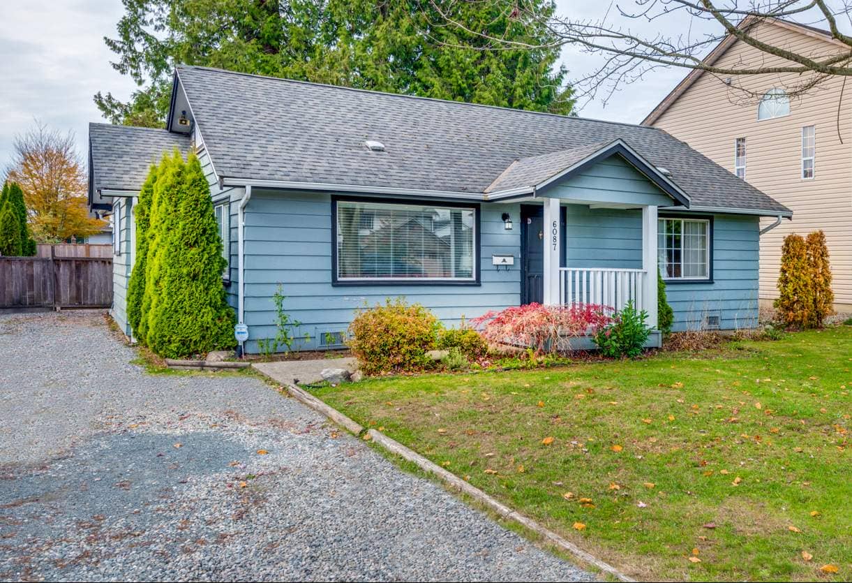 2 Bed Rancher Home in Cloverdale.